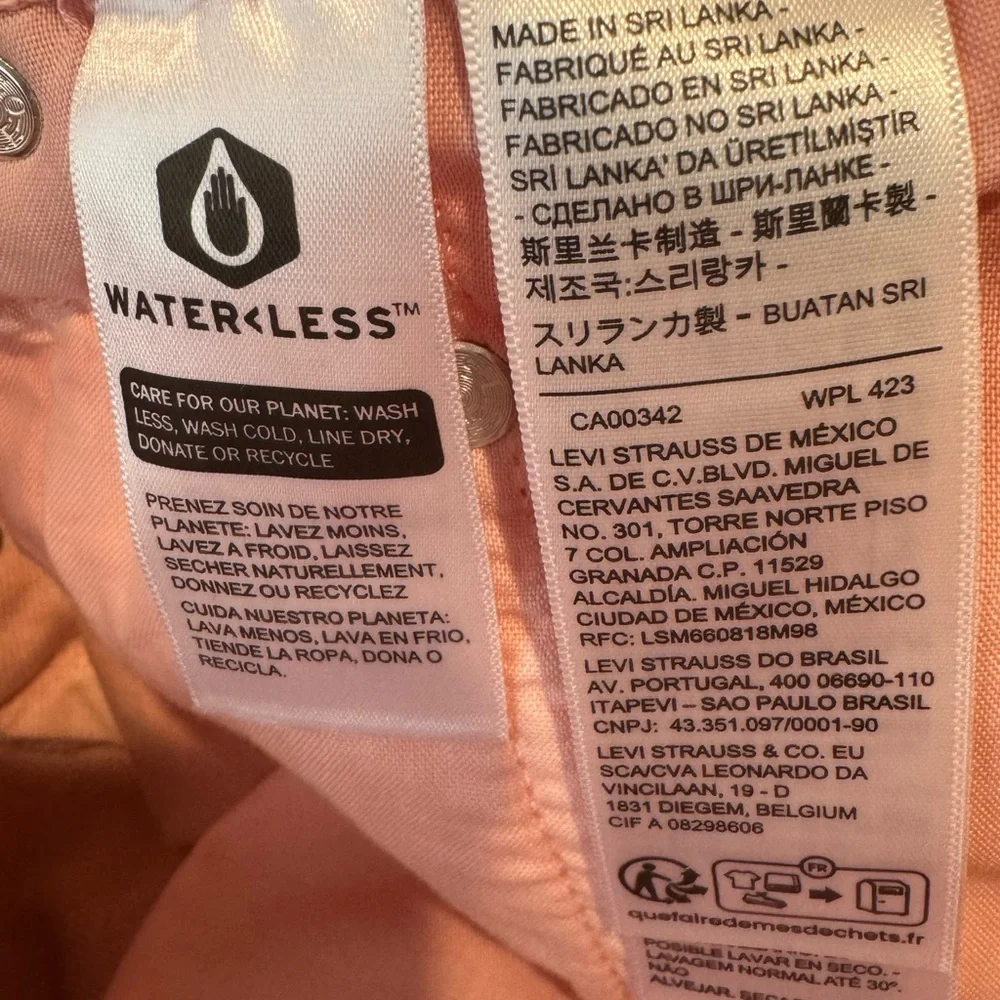 NWT Levi’s 501 High Rise Pink Denim Shorts Size 26 - Picture 7 of 8